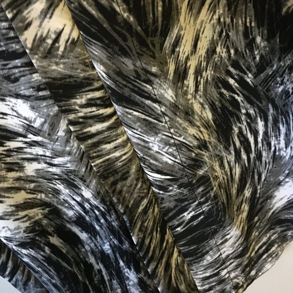 Trippy Furry Swirl Banded Collar Cap Sleeve Shirt - Picture 6 of 16